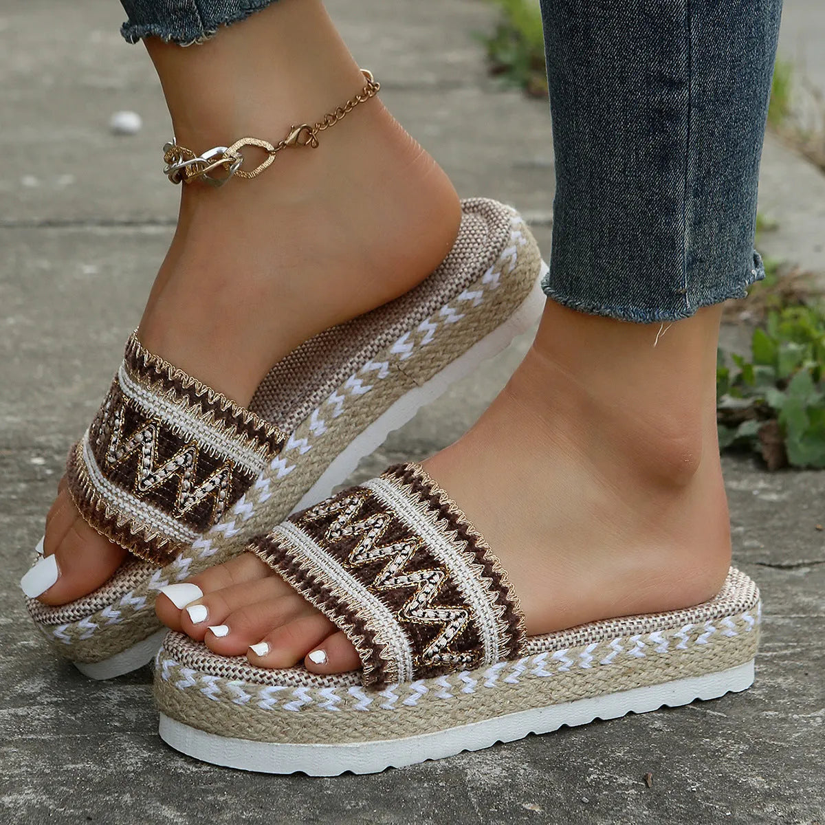 Ethnic style women's thick soled fish mouth slippers with hemp rope detail on PU upper in khaki colour