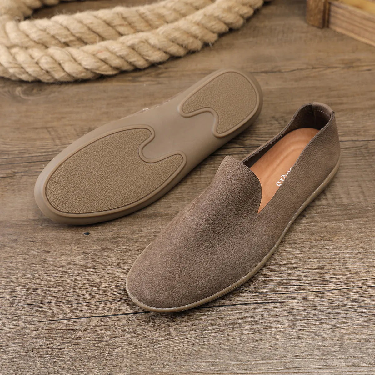 Handmade men's low-top casual shoes in khaki and grey with a cowhide lining and rubber sole.
