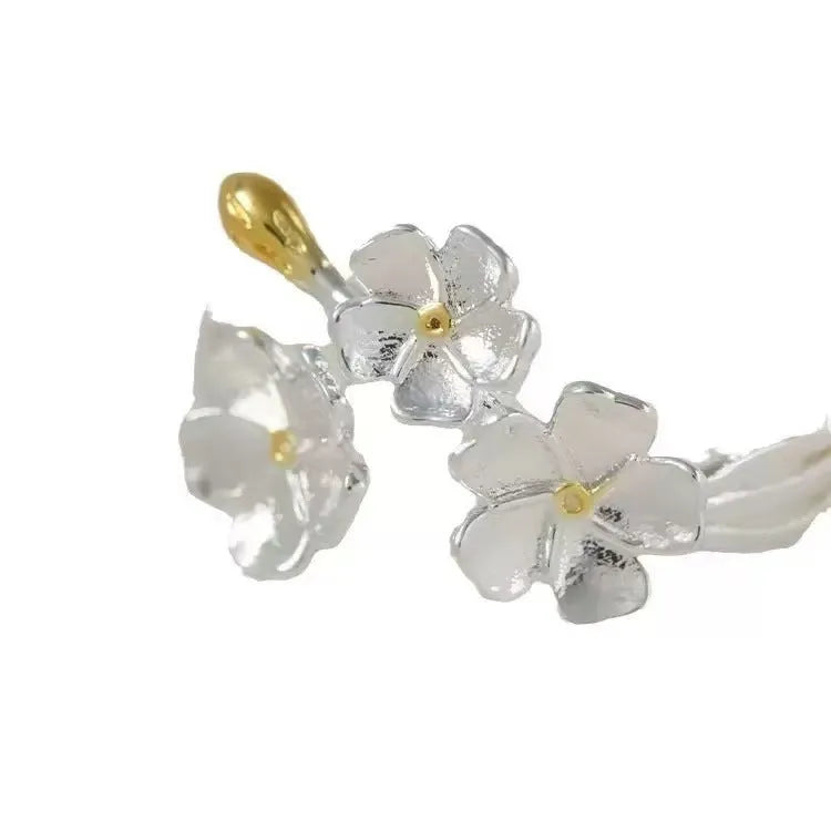 Three-dimensional jasmine flower ring with adjustable open mouth design in zinc alloy