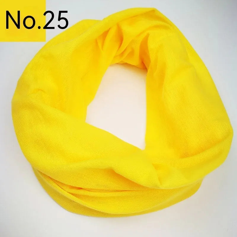 Seamless polyester headscarf for outdoor sports in a choice of colours.