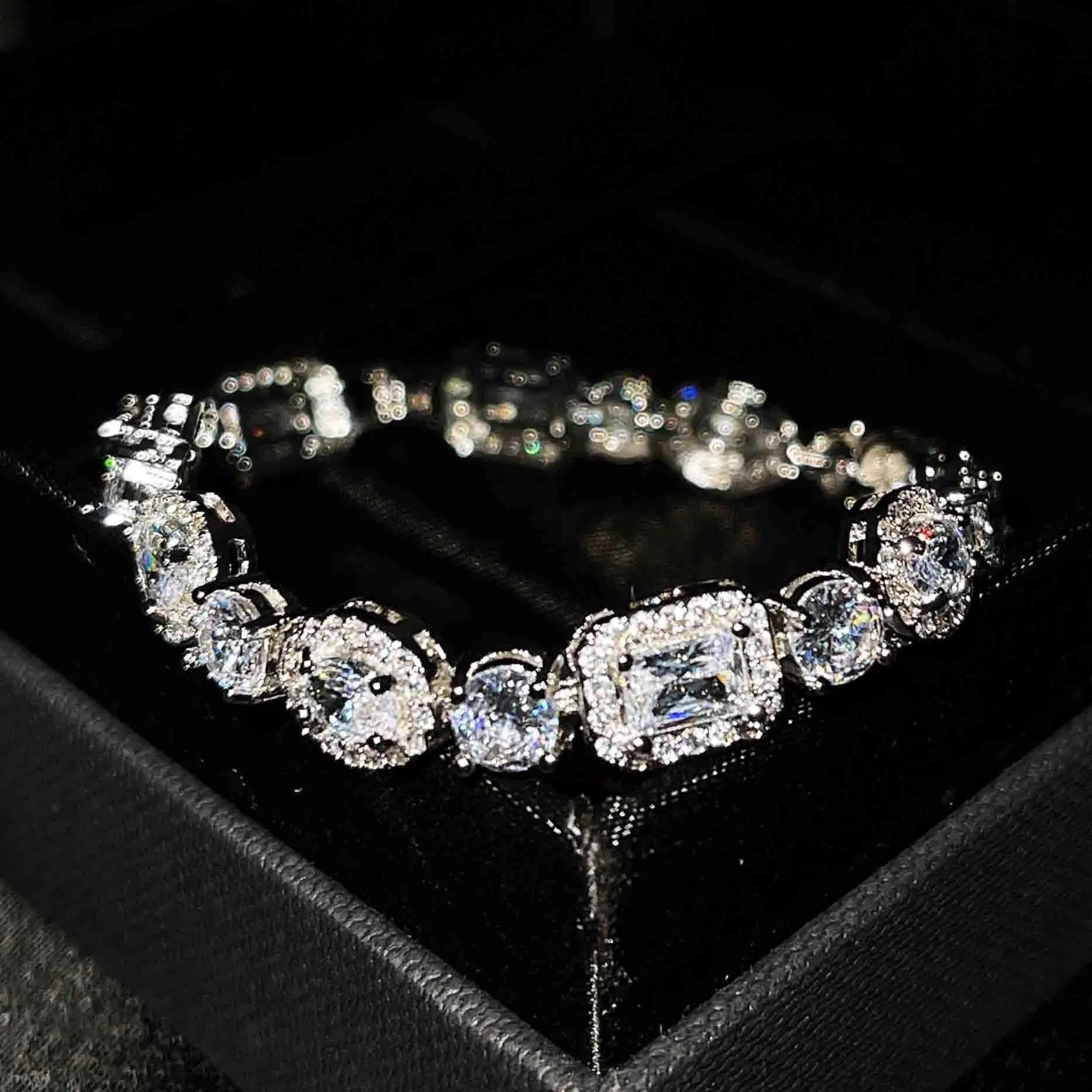Women's geometric bracelet with zircon stones and silver plating in two size options