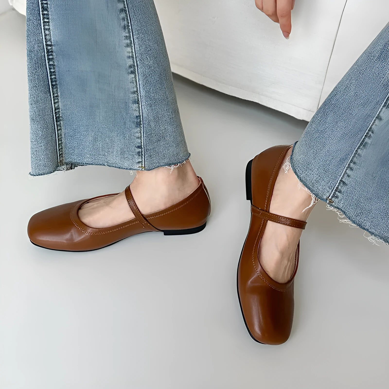 Retro Mary Jane shoes in sheepskin with low heel, round toe, black colour