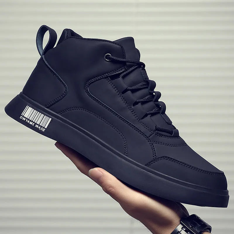 Men's white low-heel casual lace-up shoes with round toe and rubber sole.