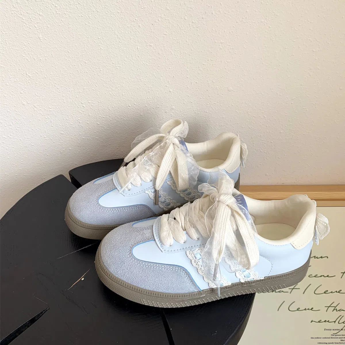 Flat casual shoes with lace bow, colour-block pattern, mid-cut vulcanised sole, synthetic PU upper, available in Light Blue