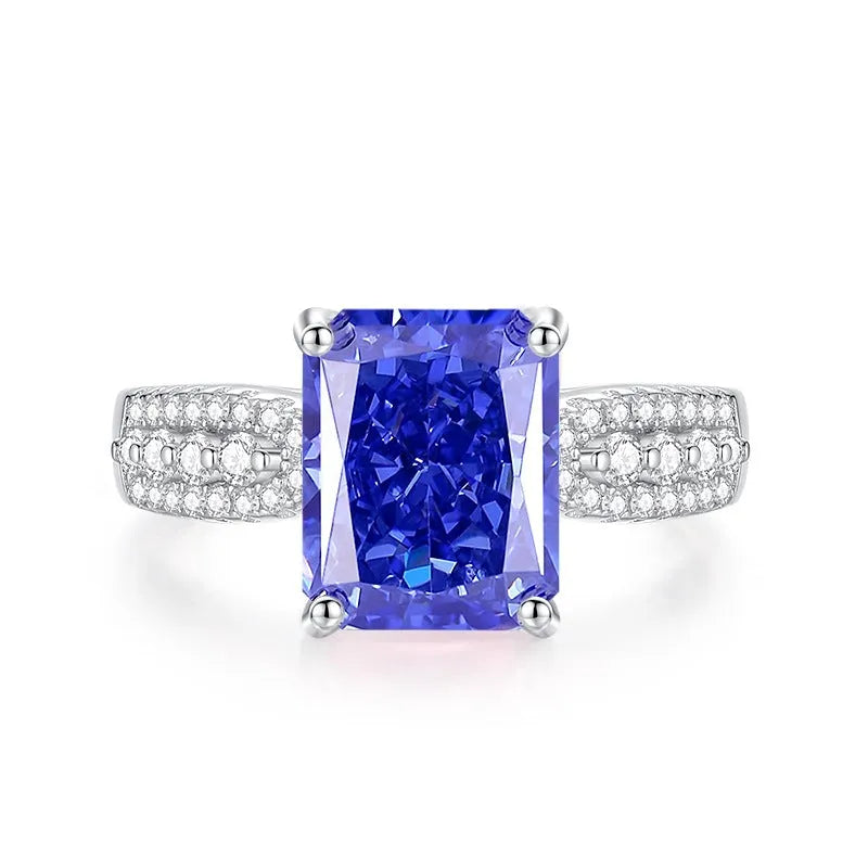 925 sterling silver ring with a heart-shaped Tanzanite colour zircon stone in an ice flower cut.