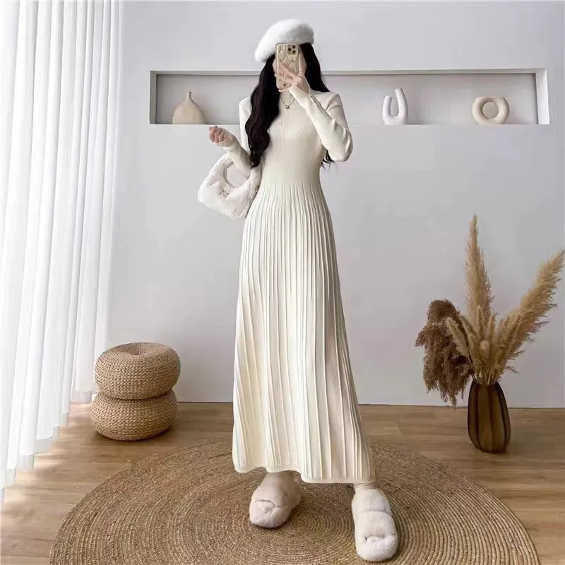 Women's A-line mid-length skirt in acrylic polyester blend with high waist trimming design