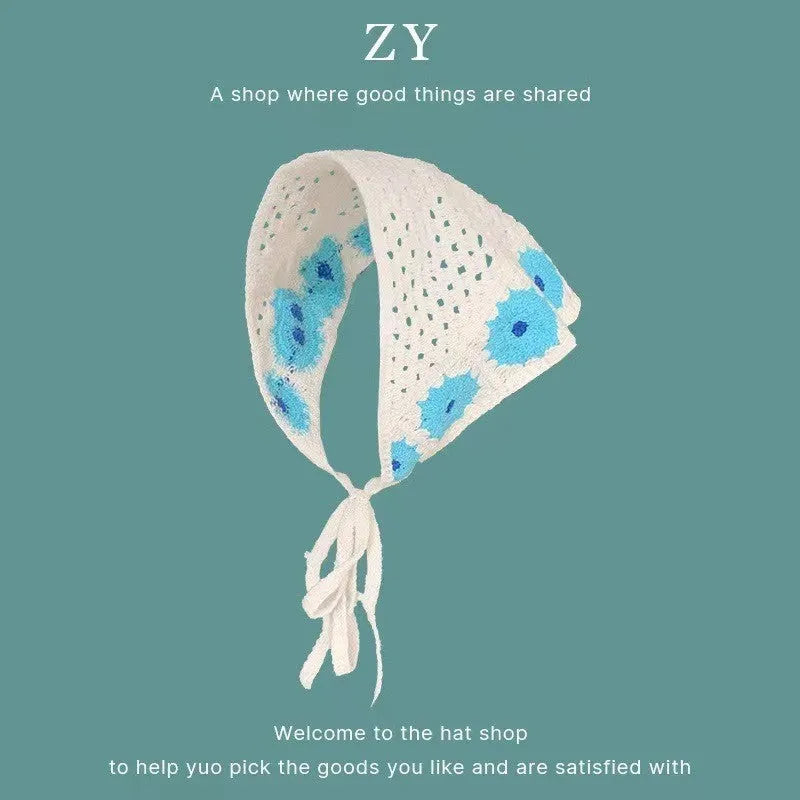 Women's cotton triangle shawl with vintage floral print in retro French style