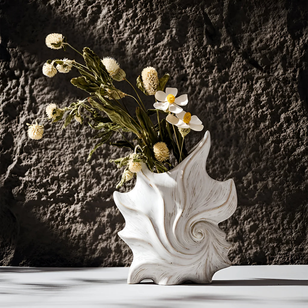 Ceramic vase with European retro style and coloured glaze finish in Hexi Li or Mo ni'an design