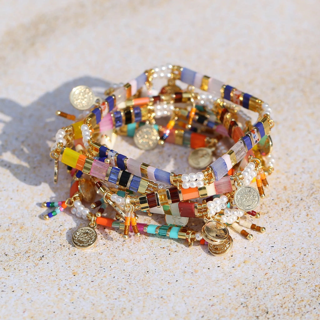 Handmade women's imitation pearl beaded bracelet in European American style with six colour options.