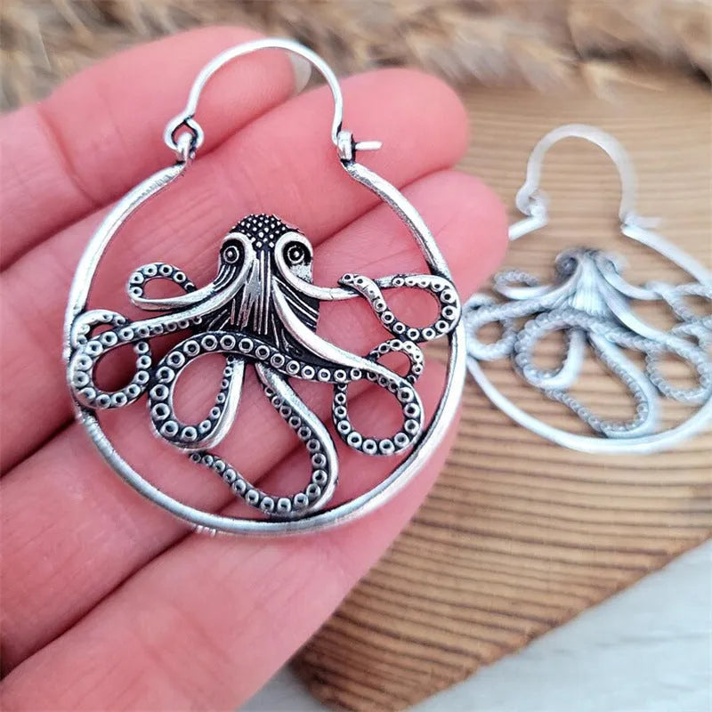 Vintage octopus earrings in antique silver finish with retro design details on zinc alloy