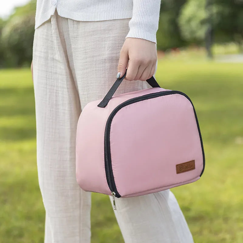 Insulated lunch box bag in textured cloth fabric with large capacity for bento containers