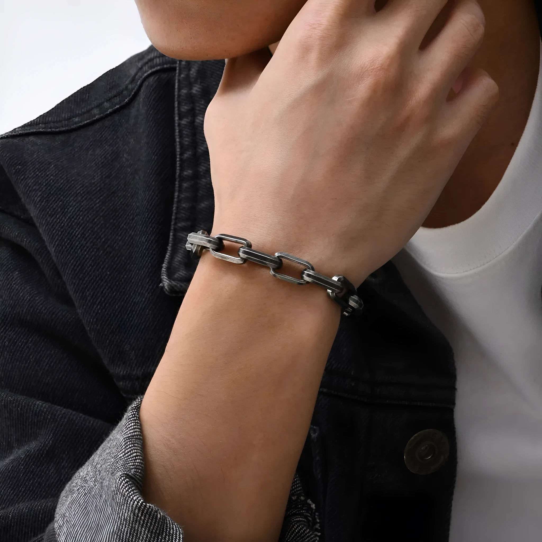 Men's simple square chain titanium steel bracelet in electroplated steel, gold, black, and retro colours.