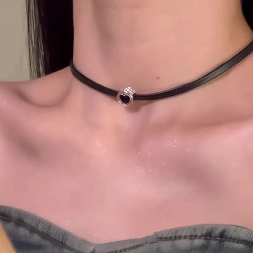 Women's multi-layer twin necklace with leather heart pendants on adjustable 41-50cm clavicle chain