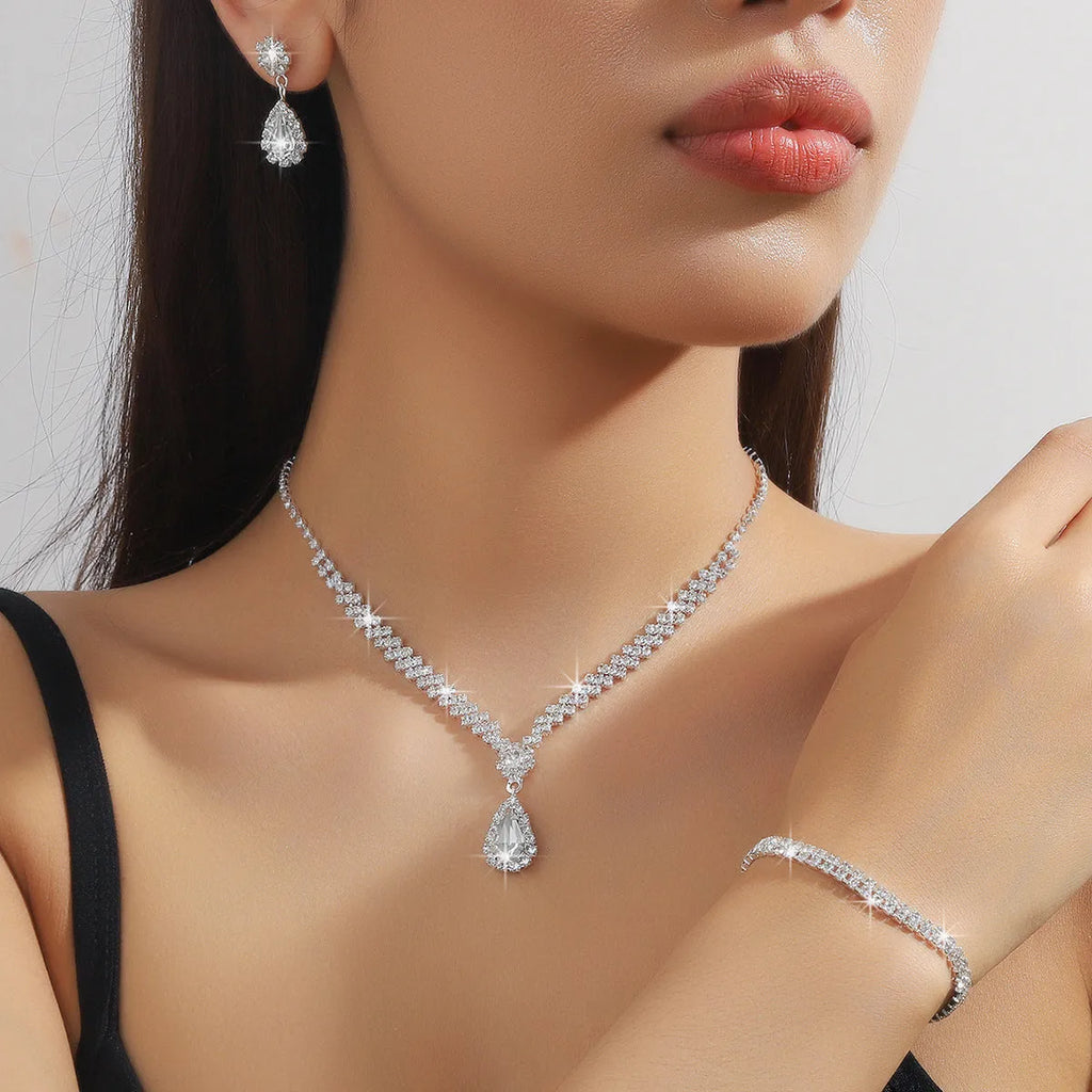 Claw chain rhinestone jewellery set with water drop design in multiple colour options