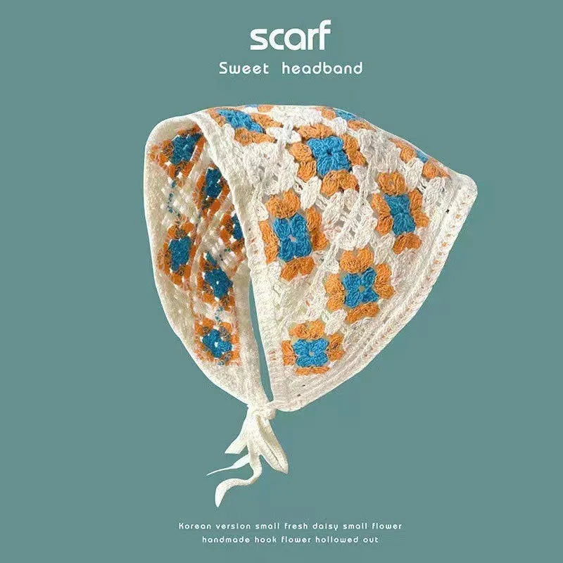 Women's cotton triangle shawl with vintage floral print in retro French style