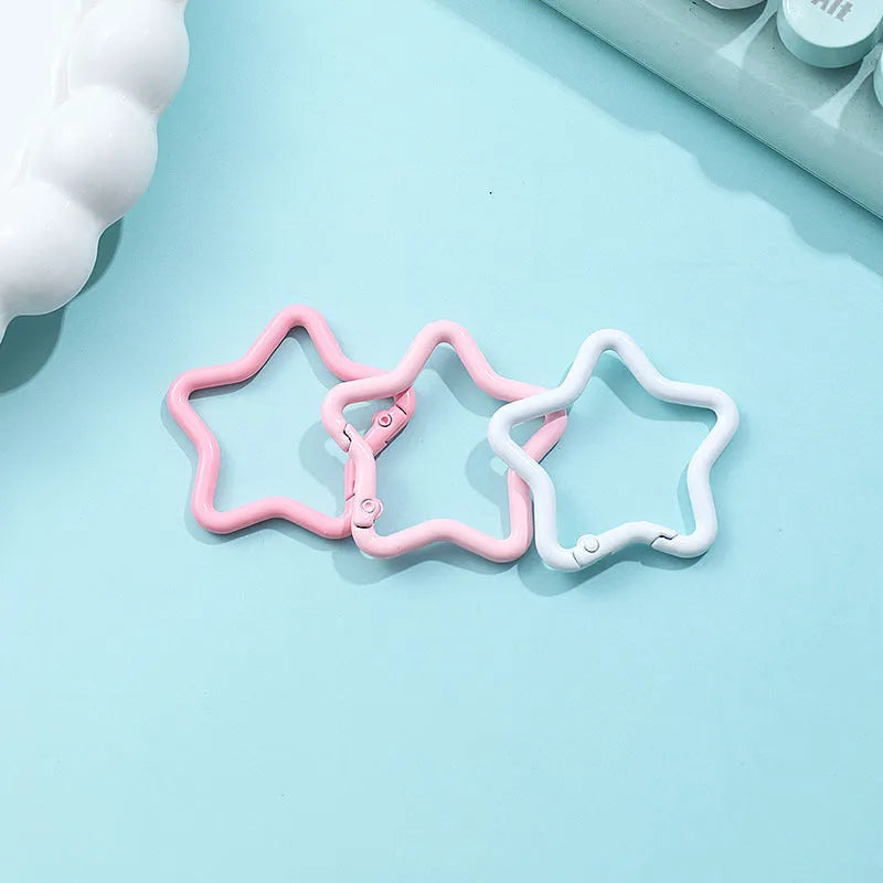 Zinc alloy five-pointed star keychain in multiple colour options for bag decoration