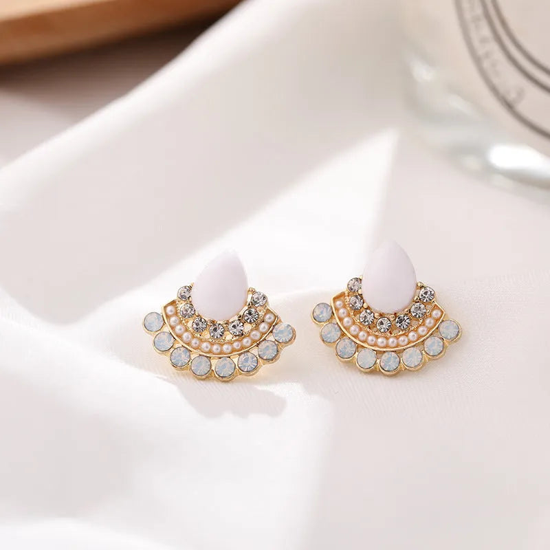 Women's silver retro fan-shaped rhinestone earrings with geometric design