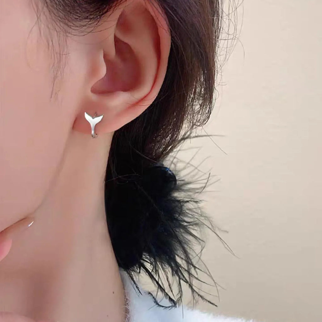 Women's fresh-style fishtail earrings in electroplated white gold or yellow gold colour