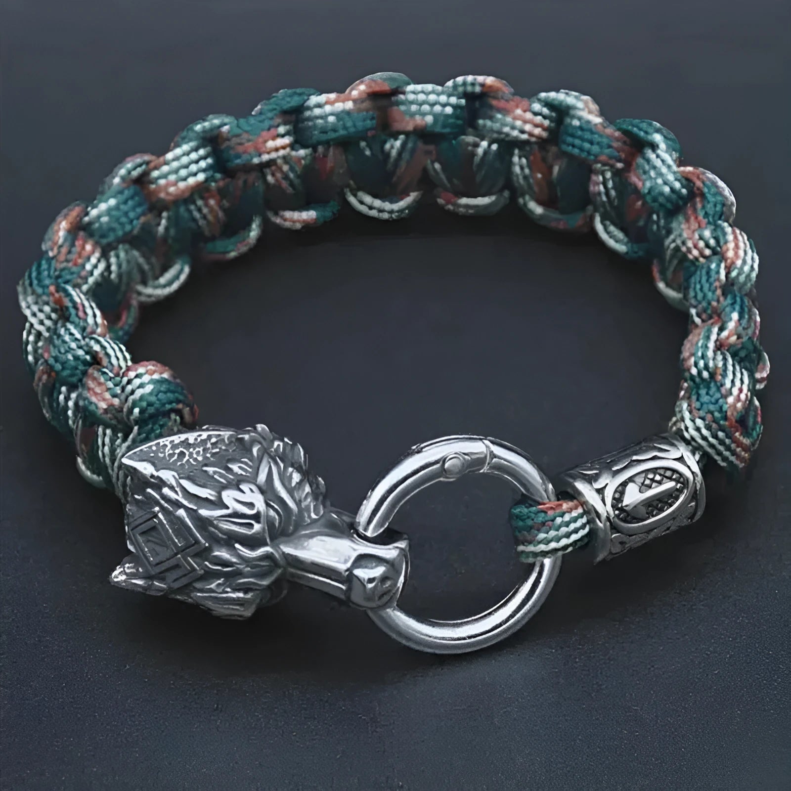 Stainless steel wolf head bracelet in camouflage colour with luen character detailing