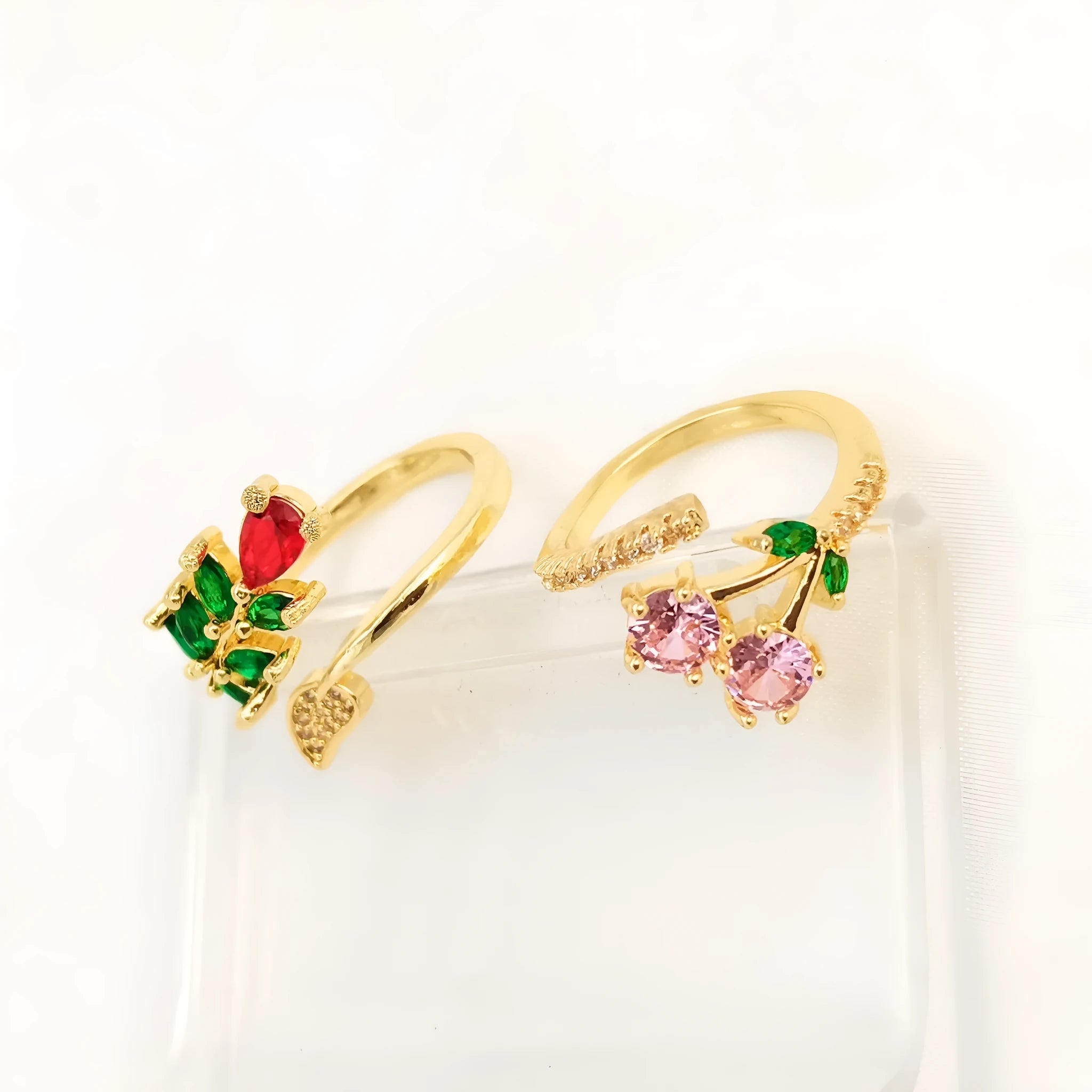 Women's geometric leaf open ring in gold plating with zircon accents on copper base