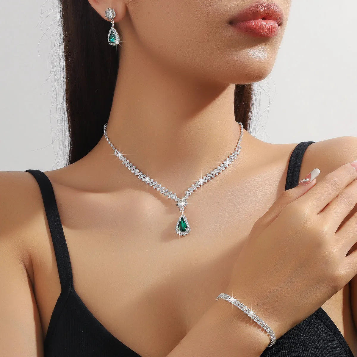 Claw chain rhinestone jewellery set with water drop design in multiple colour options