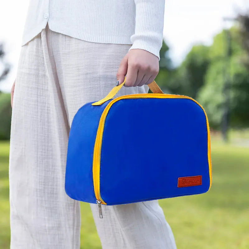 Insulated lunch box bag in textured cloth fabric with large capacity for bento containers