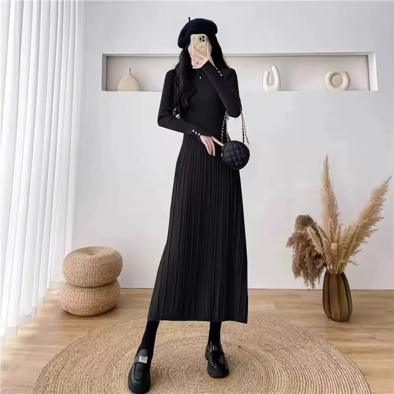 Women's A-line mid-length skirt in acrylic polyester blend with high waist trimming design