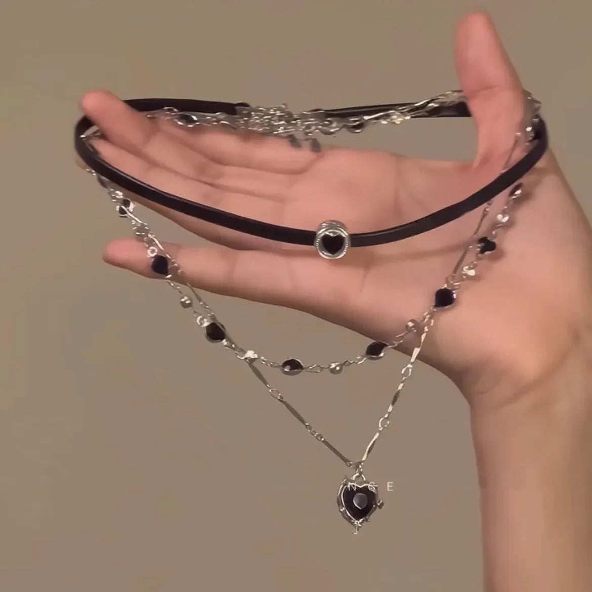 Women's multi-layer twin necklace with leather heart pendants on adjustable 41-50cm clavicle chain