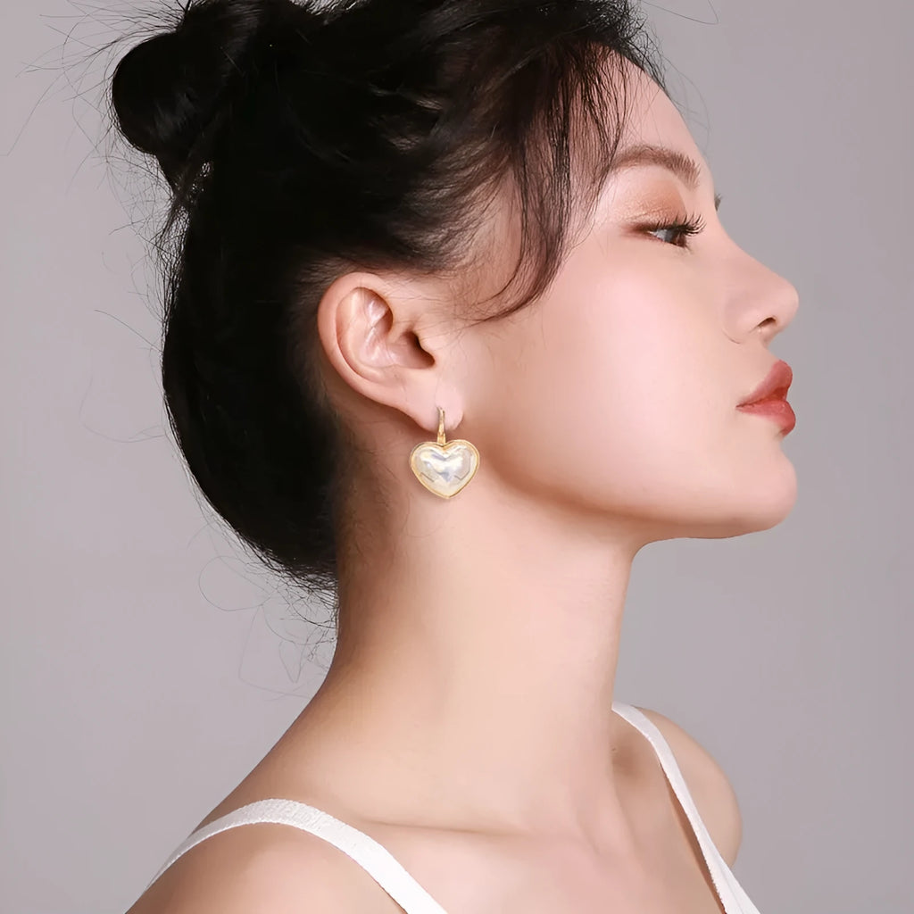 Gold alloy ear clip for women with natural style metal design