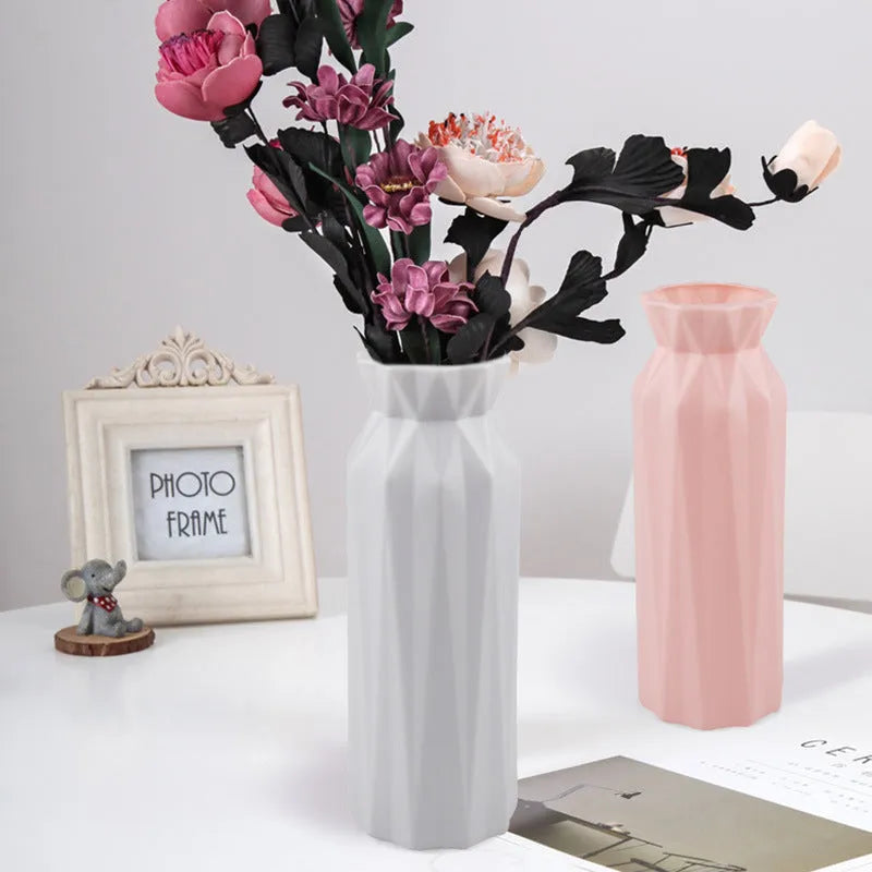 Plastic melamine vase in green, grey, pink or white with 7.2 cm base diameter