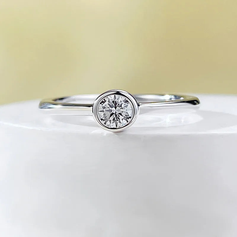 Minimalist silver crown-shaped ring with linear detailing and electroplated finish