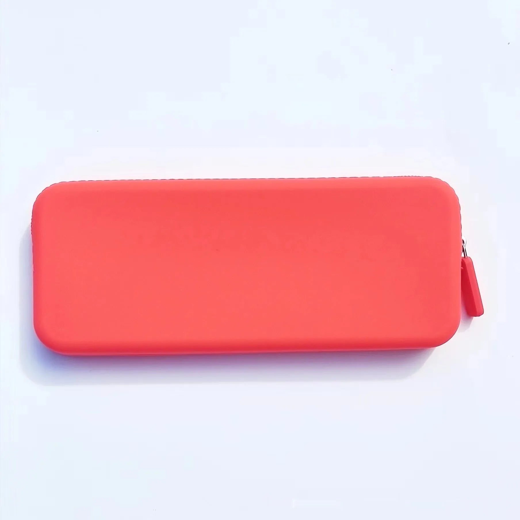 Silicone dustproof travel makeup brush storage bag in assorted colours showing 20cm by 8cm size