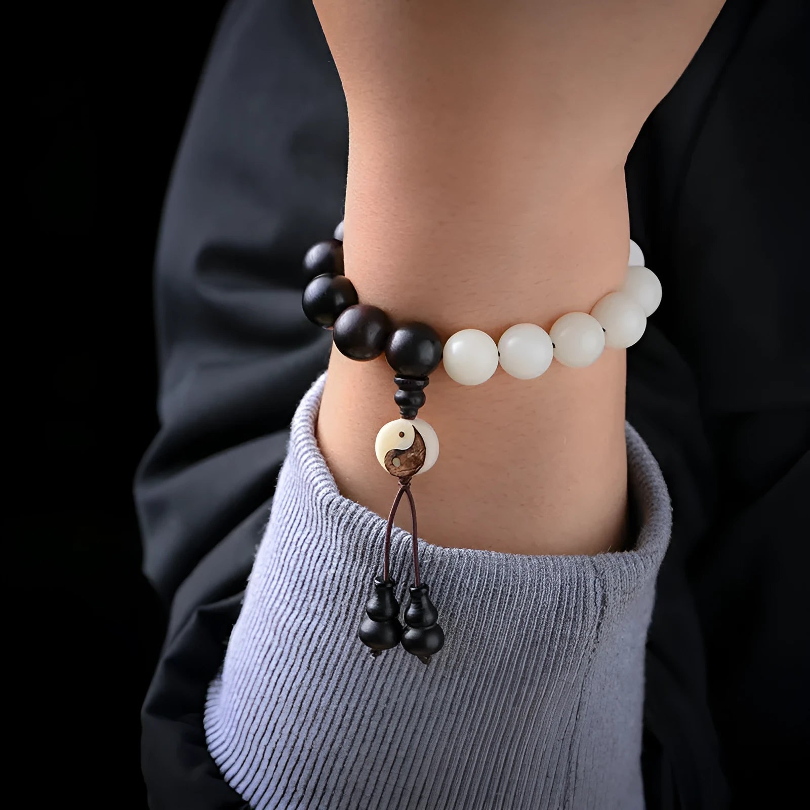 Handmade retro bracelet with eight-diagram pattern on 11mm White Corypha Umbraculifera and Blackwood Bodhi beads