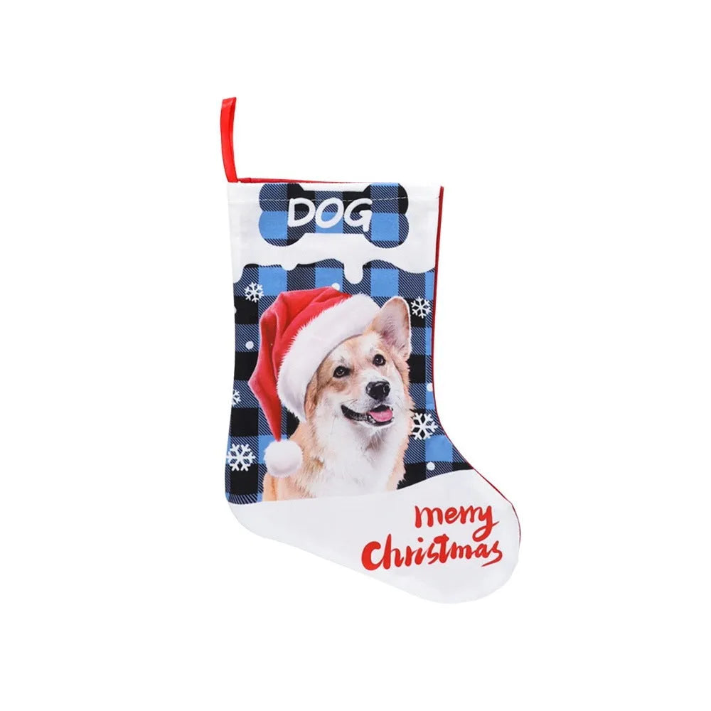 Printed cloth Christmas decoration panel with plaid puppy and cat designs measuring 26x36cm