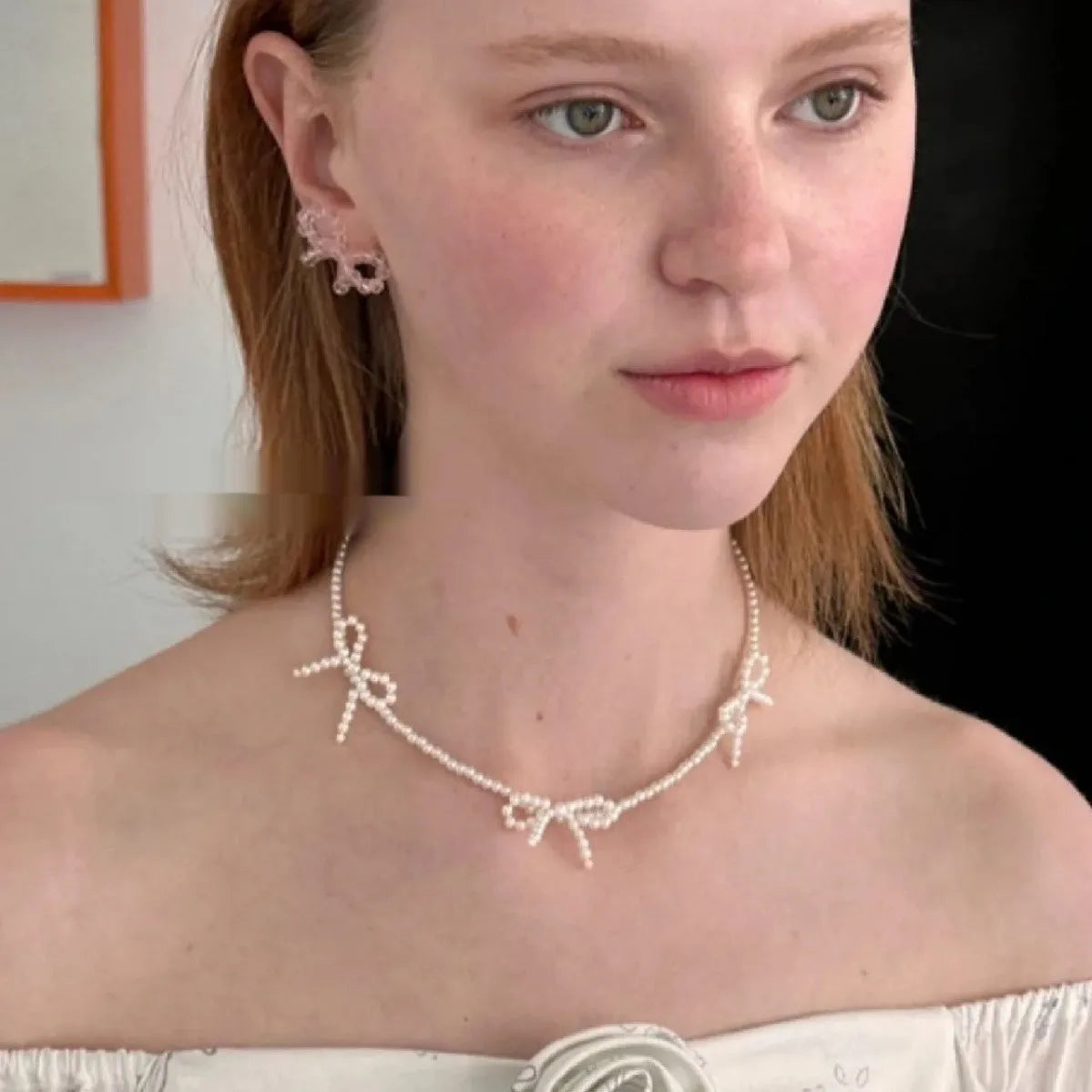 Women's sweet bow pearl necklace with geometric design on adjustable 31-40cm chain