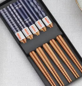 Five pairs of Japanese-style bamboo chopsticks with cartoon patterns in gift box packaging
