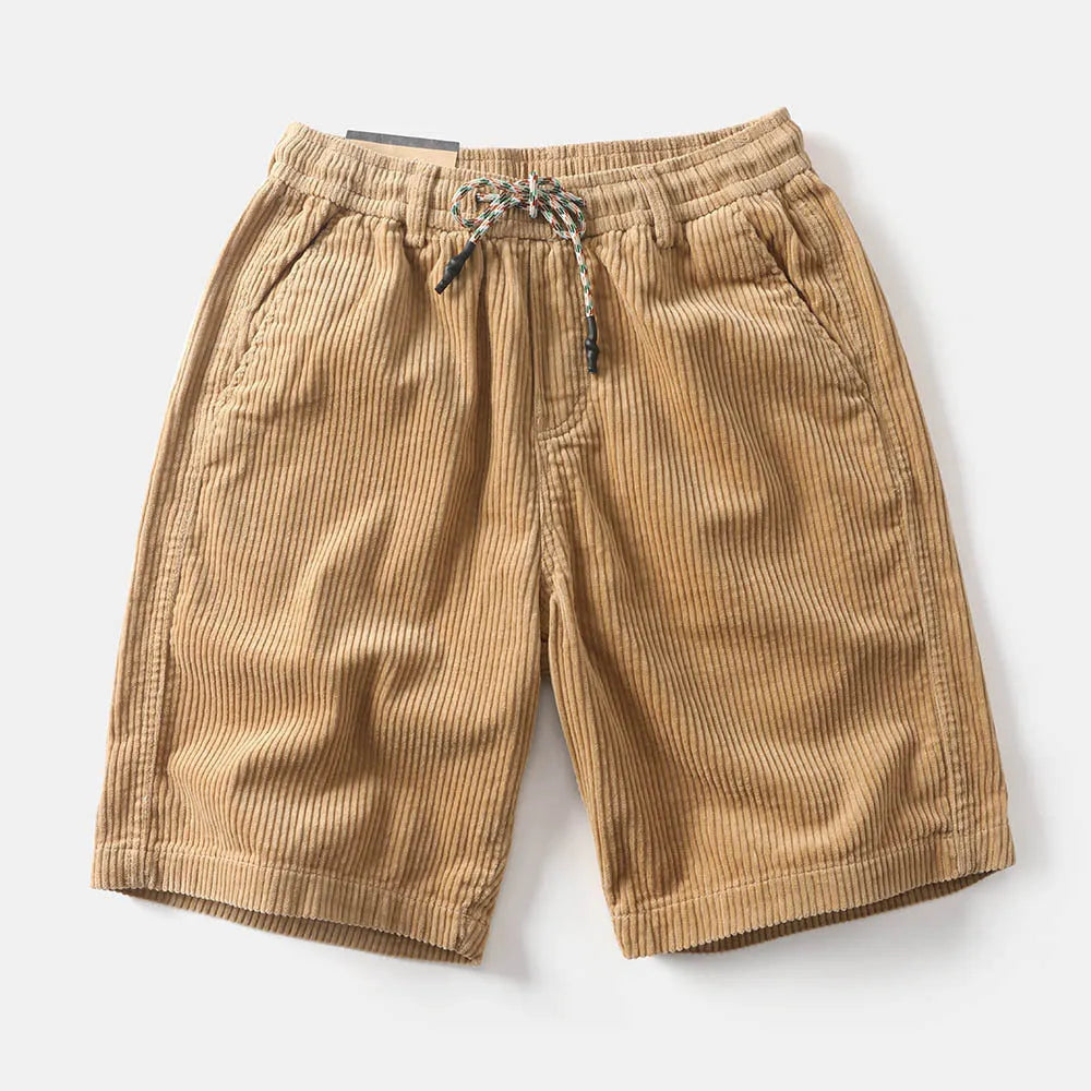 Men's khaki cargo shorts with retro American street style and straight-leg cut