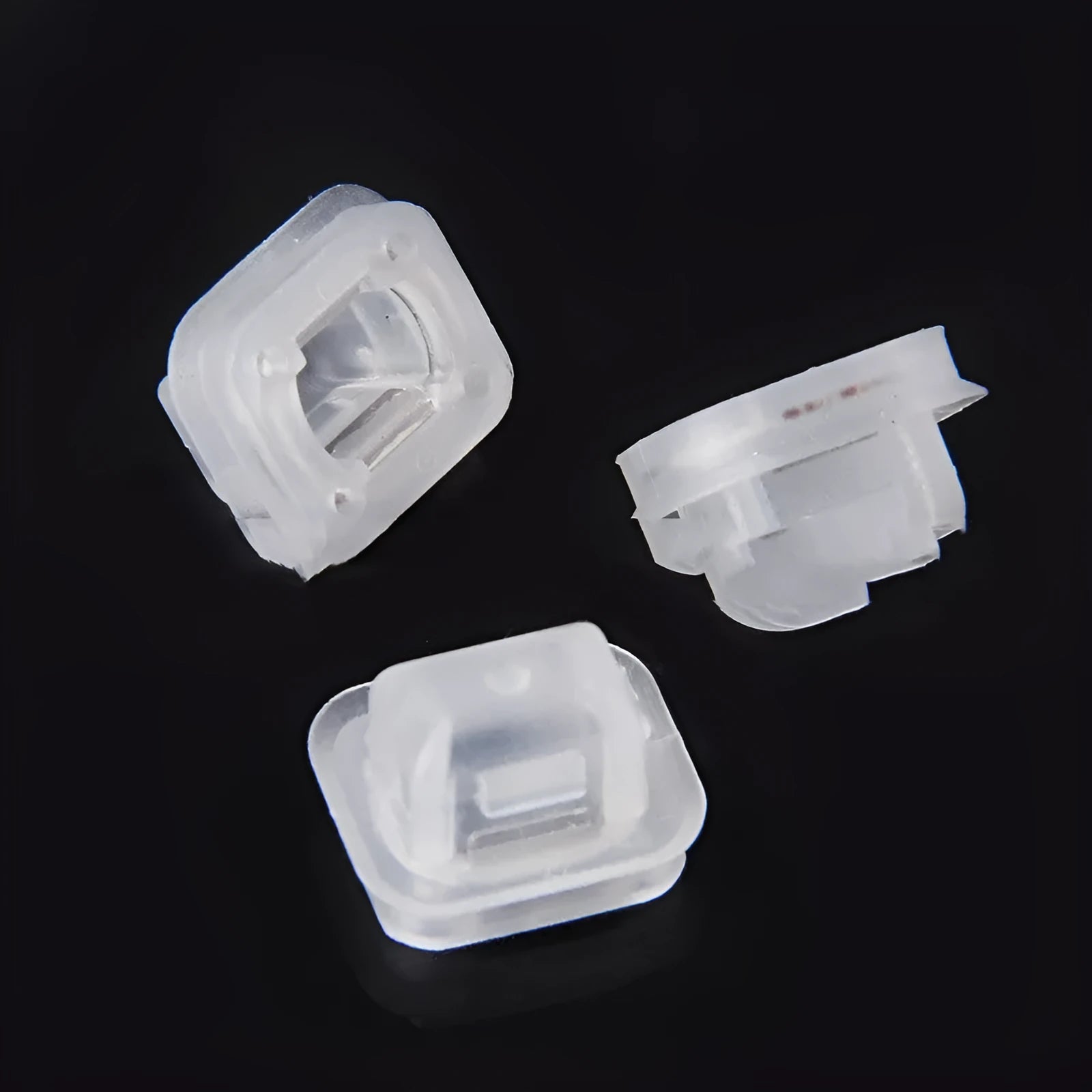 BMW 5 Series 7 Series interior plastic fastener clips pack of 100 with 17.3mm x 15.2mm dimensions