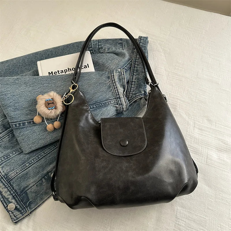 Textured PU leather one-shoulder bag in horizontal square shape with large capacity for daily commuting