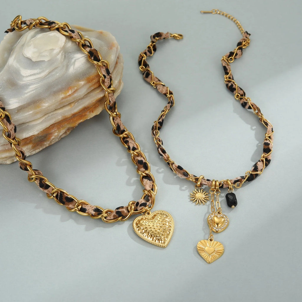 Leopard Love stainless steel necklace with geometric pendant on adjustable 41-50 cm chain