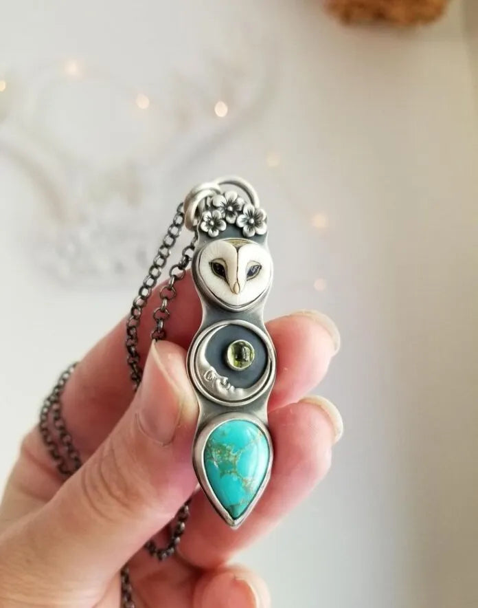 Vintage owl pendant necklace with turquoise alloy finish on zinc alloy cross chain