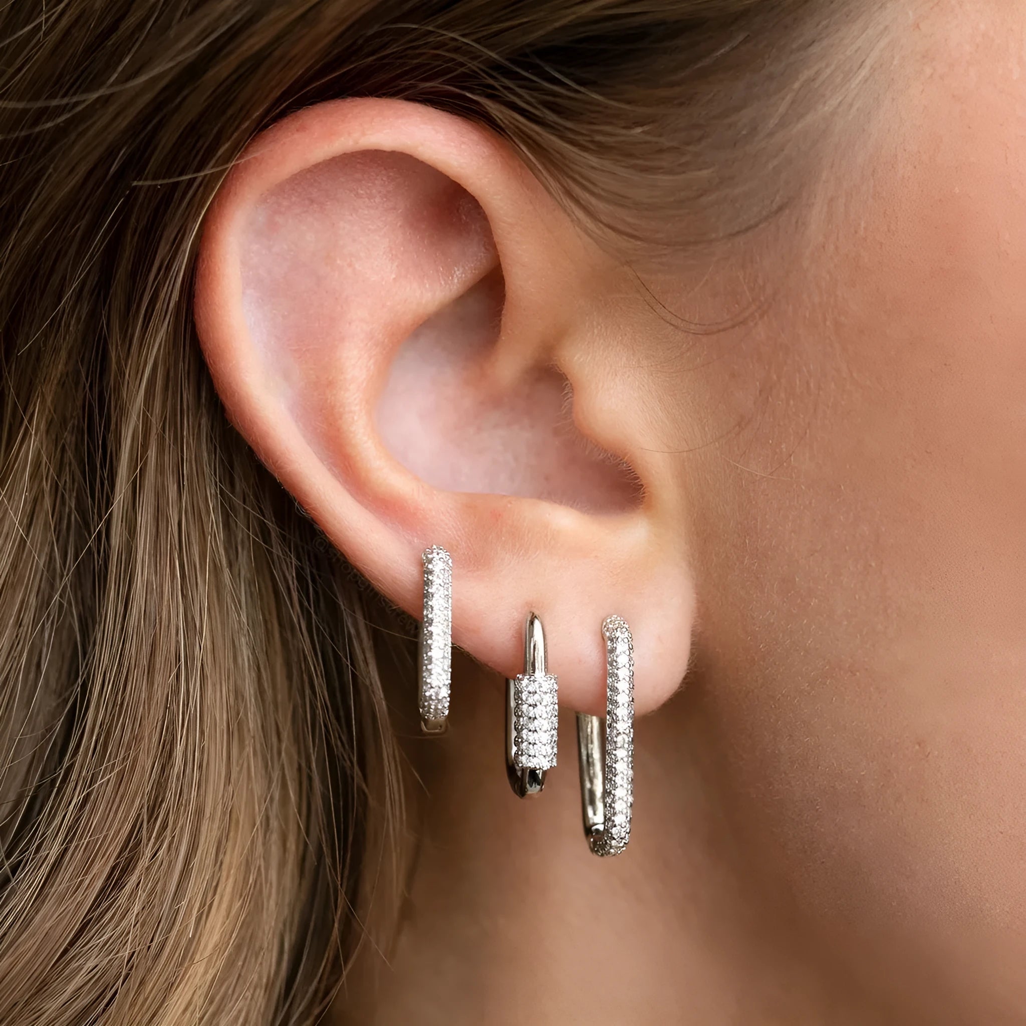 Geometric three-piece ear clip set with micro inlaid zircon stones in gold or white colour