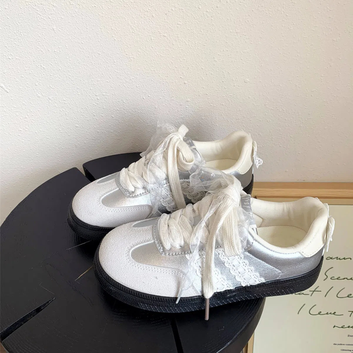 Flat casual shoes with lace bow, colour-block pattern, mid-cut vulcanised sole, synthetic PU upper, available in Light Blue