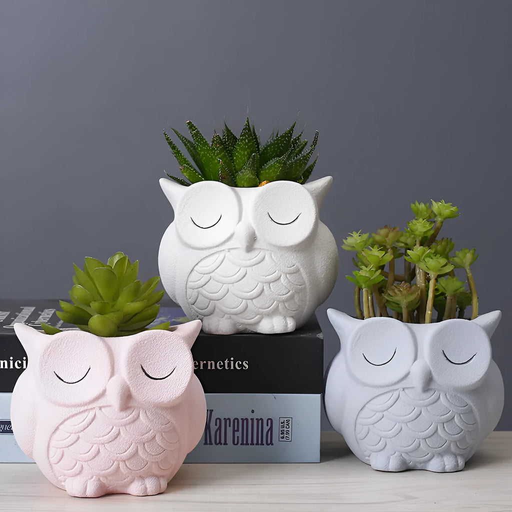 Handmade ceramic owl succulent pot in light pink with 11x9x9cm dimensions
