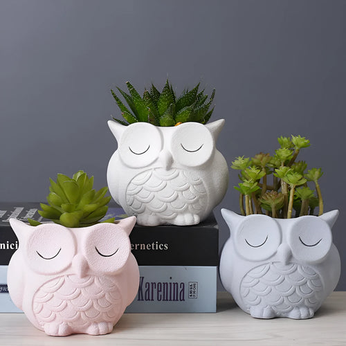 Handmade ceramic owl succulent pot in light pink with 11x9x9cm dimensions