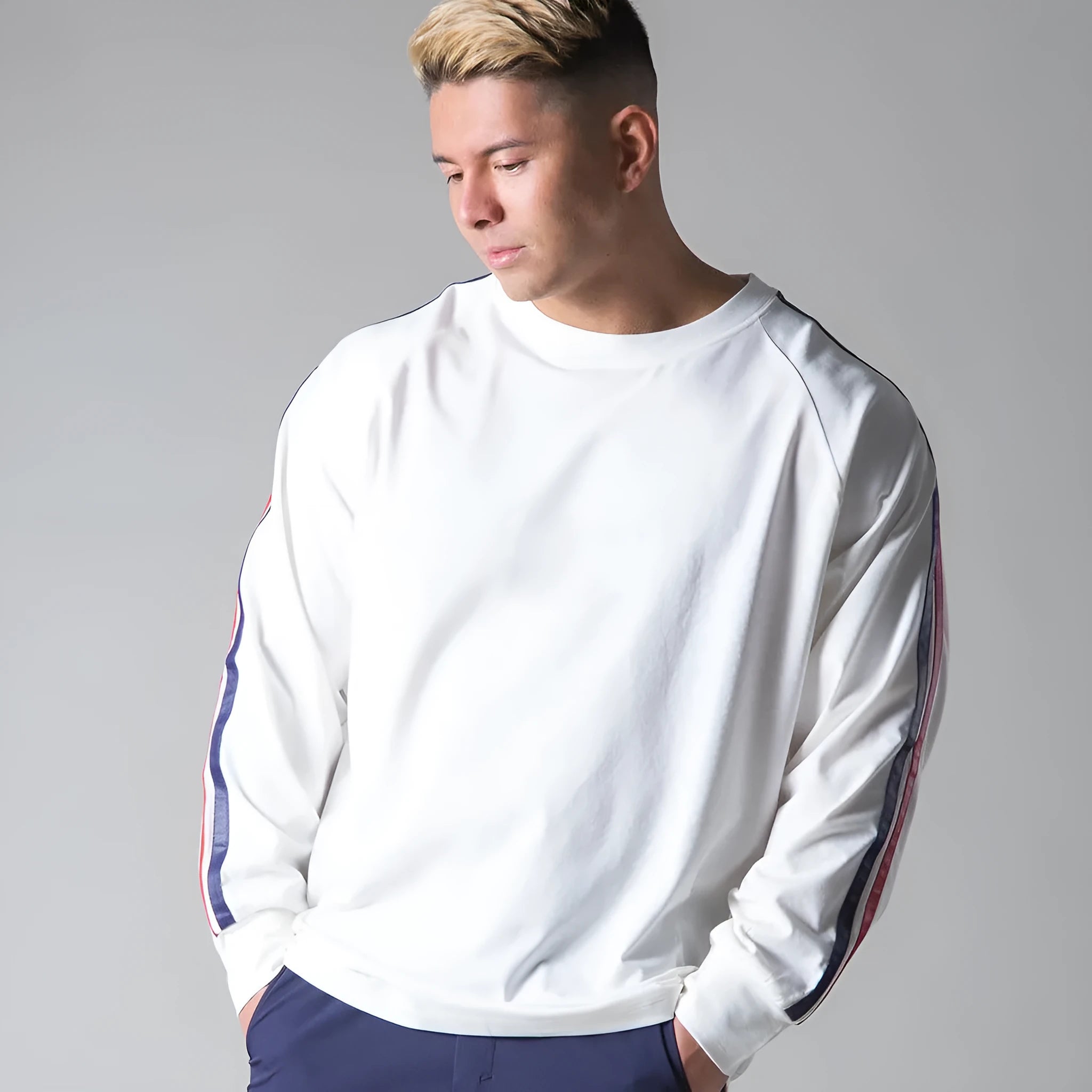 Mens stretch long sleeve cotton sports bottoming shirt in black round neck design