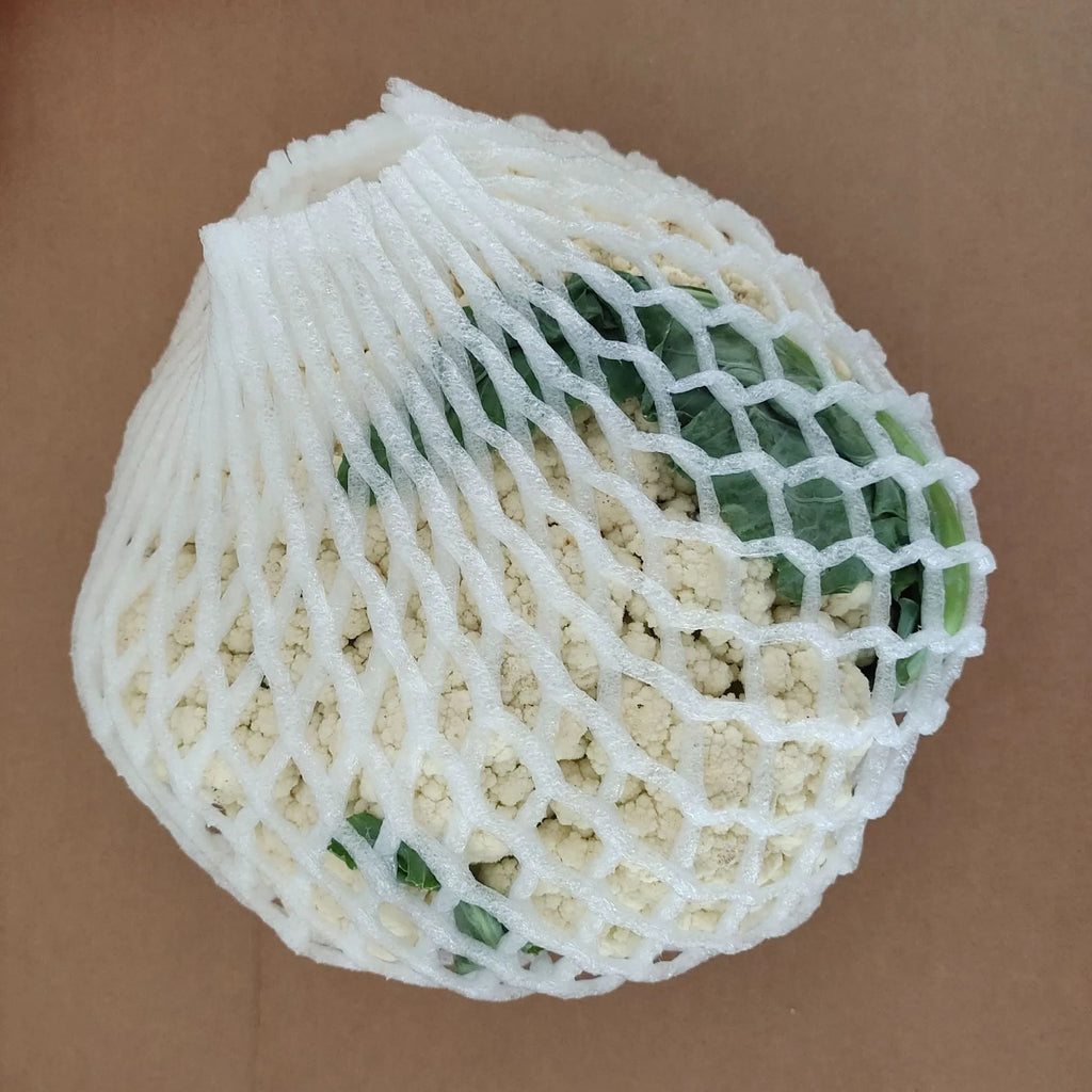 White foam net shockproof protective cover for fruit such as apples and peaches.