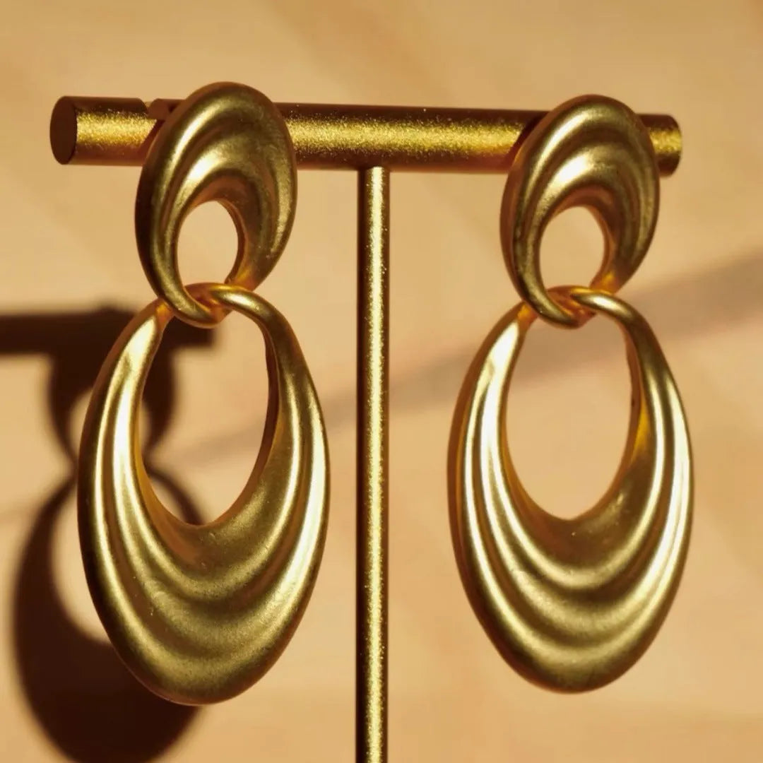 Women's French retro copper earrings with double circle construction and quicksand colour finish