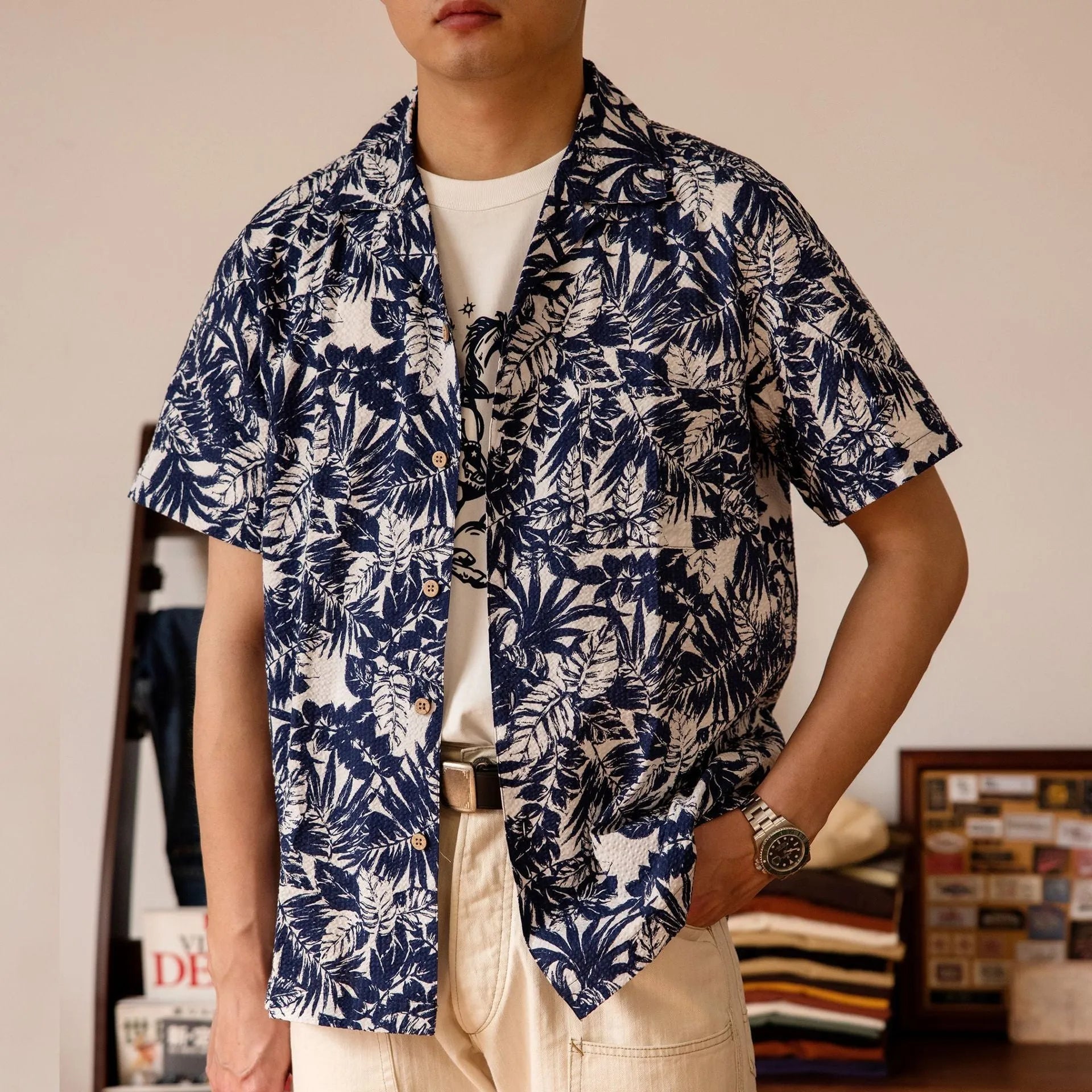 Vintage floral printed seersucker shirt with Cuban collar in loose fit, shown in blue and green colour options