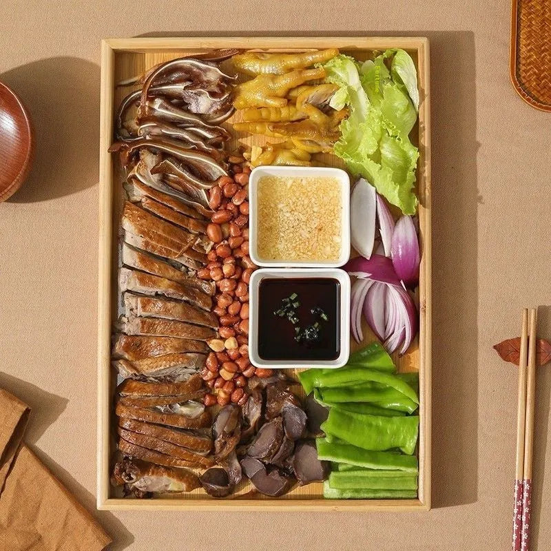 Square bamboo serving tray with a brown handle for barbecue shops and hotels.
